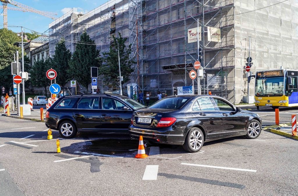 Am Donnerstagnachmittag ist es zu einem Unfall in Stuttgart-Mitte gekommen.