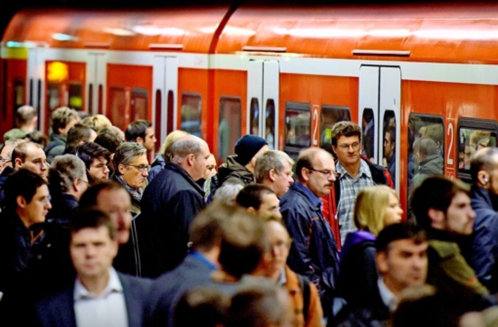 Am Freitag brauchen S-Bahn-Reisende in Stuttgart eine gehörige Portion Geduld. Foto: dpa/Symbolbild