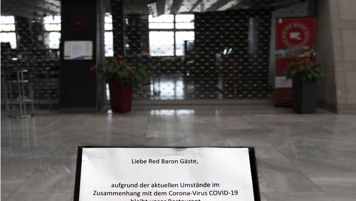 Streit über Gastro am  Stuttgarter Flughafen: Wöllhaf-Tochterfirma  steuert in die  Insolvenz