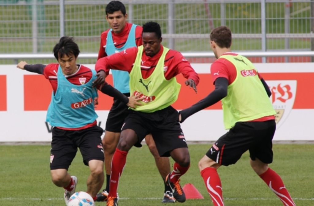 Das Team des VfB Stuttgart beim Training am 17. April 2012.