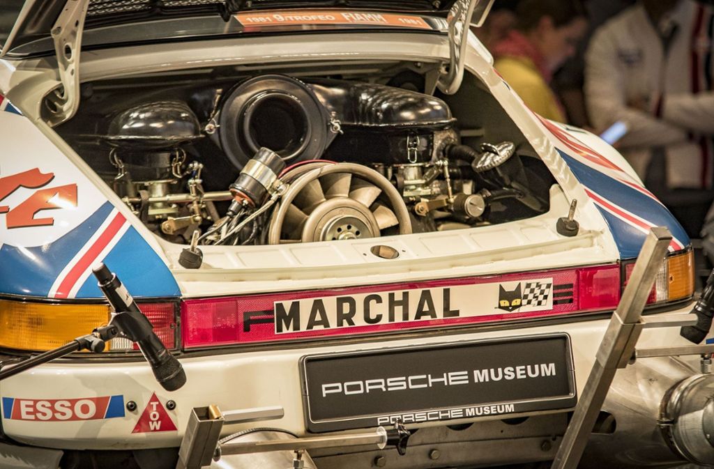Kult im Porsche-Museum in Zuffenhausen: Zur Soundnacht lassen Automobilisten Motoren aufheulen.