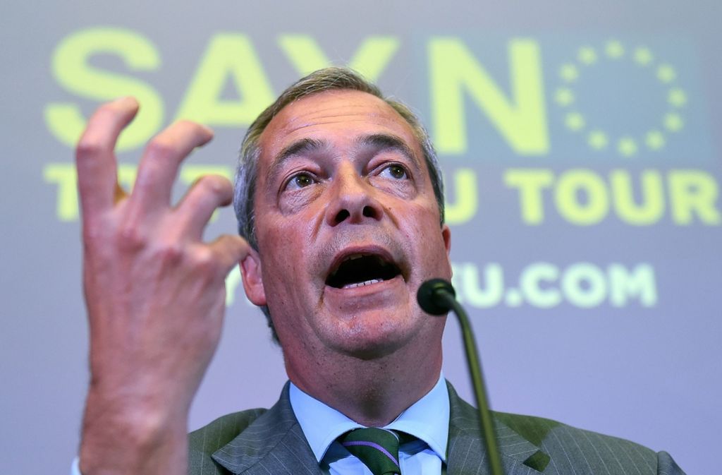 Nigel Farage poltert seit Jahren gegen den Verbleib seines Landes in der EU. Etwas pikant ist, dass er EU-Parlamentarier ist und seinen Lohn von der EU bezahlt bekommt.