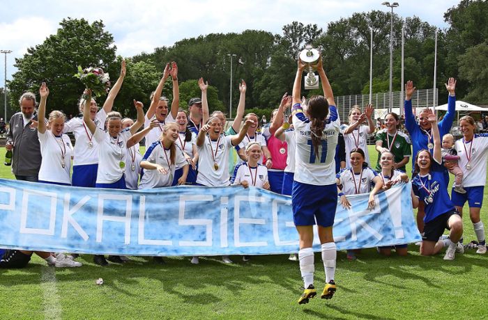 Fußball-Bezirkspokal: Münchingen II schnappt sich den Pokal