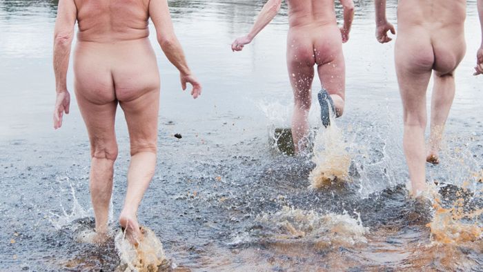 Auch Nacktbadende müssen in Tschechien Mundschutz tragen