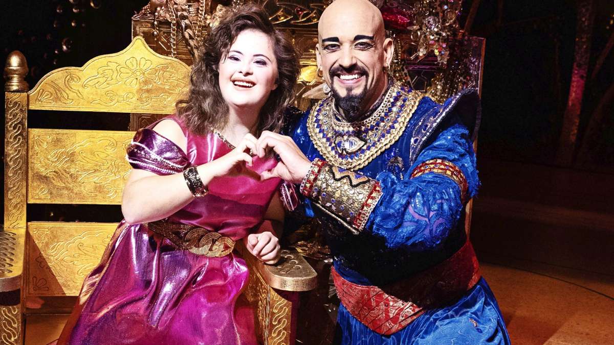 Kampagne in Stuttgart: „Aladdin“-Star   Maximilian Mann ist stolz auf seine neue Prinzessin