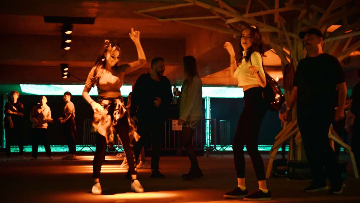 Reaktionen in Stuttgart auf  2-G-Plus: Clubbetreiber warnen vor illegalem Tanz ohne Kontrolle