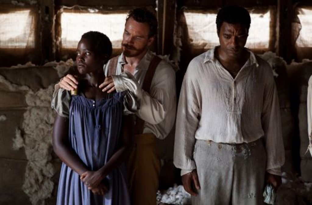 ... "12 Years A Slave" zeigt er an der Seite von Lupita Nyongo (links) und Michael Fassbender (Mitte) sein ganzes Können.
