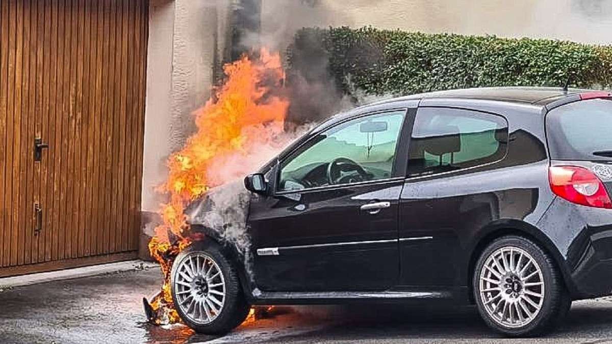 Feuerwehr im Einsatz: Drei Fahrzeugbrände an einem Tag