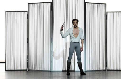 Raus aus den Zwängen, rein in den Tod:  Friedemann Vogel in „Mayerling“. Foto: Stuttgarter Ballett