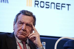 Gerhard Schröder geht gegen Büroschließung vor