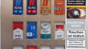 Raucher sehen künftig häufiger Warnungen auf Zigarettenautomaten