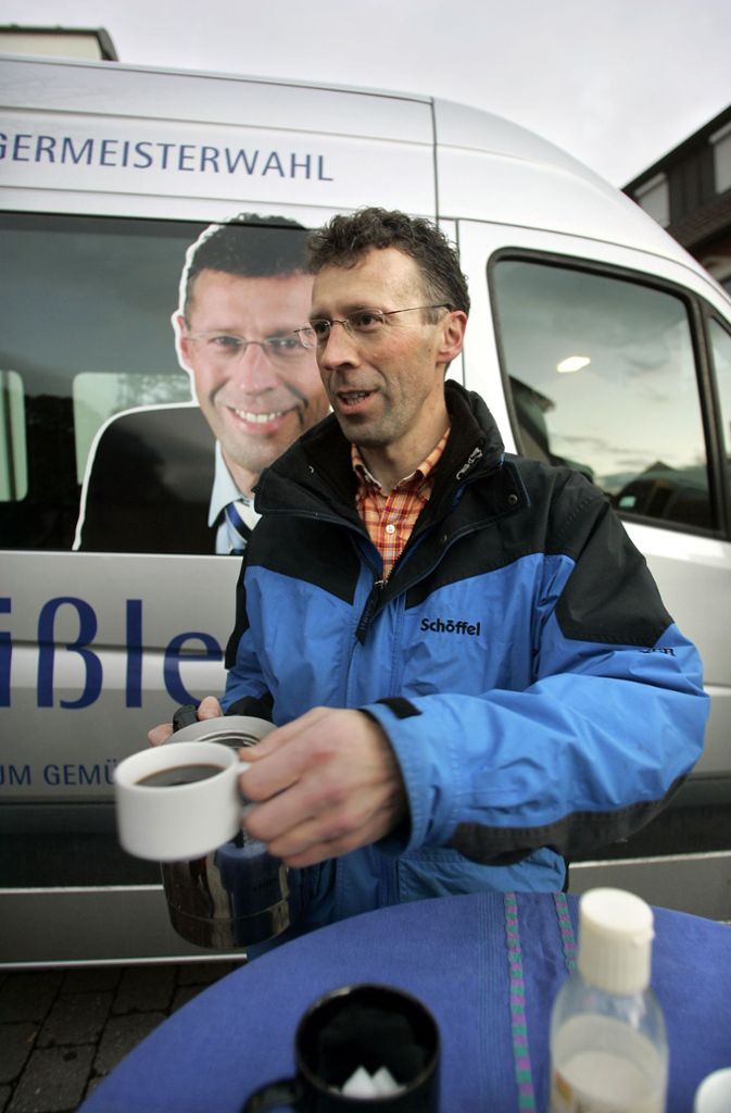 Im Wahlkampf setzt Sprißler auf den direkten Kontakt zu den Bürgern. Mit seinem Wahlkampfauto macht er Station in den Ortsteilen und schenkt Kaffee aus.