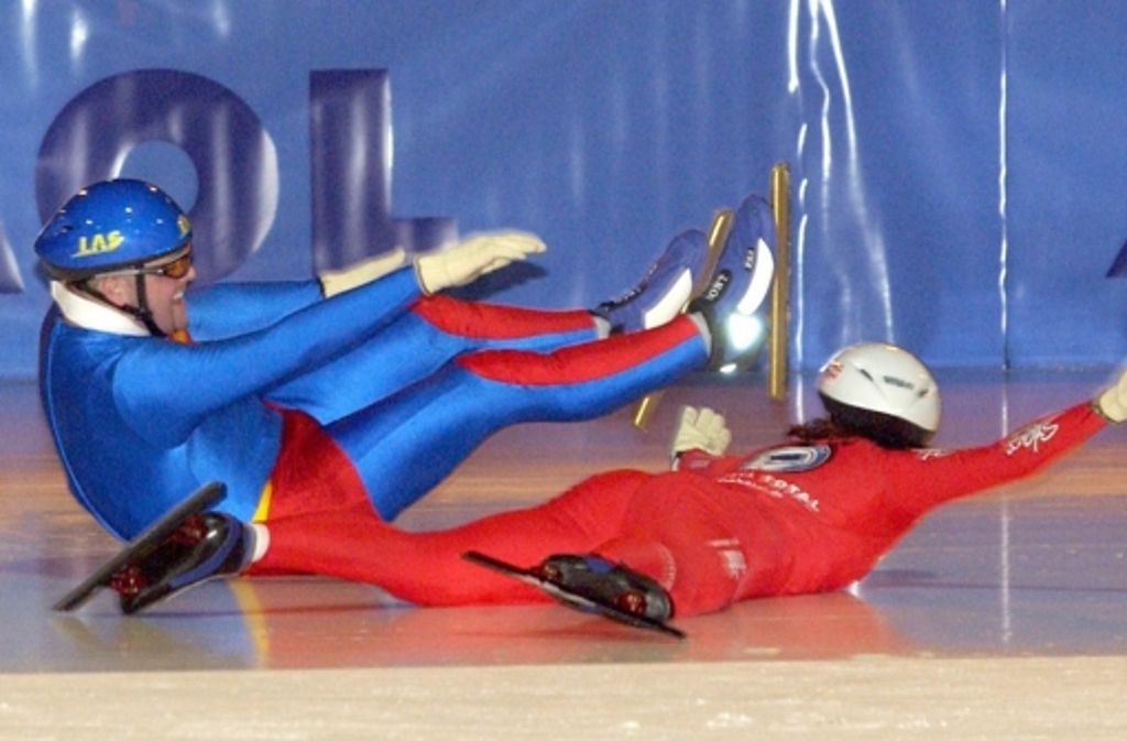 April 2004: Beim Eisschnelllauf gegen Claudia Pechstein geschieht das Wunder: Raab gewinnt ganz knapp – allerdings hatte der Moderator zu Beginn auch 900 Meter Vorsprung.