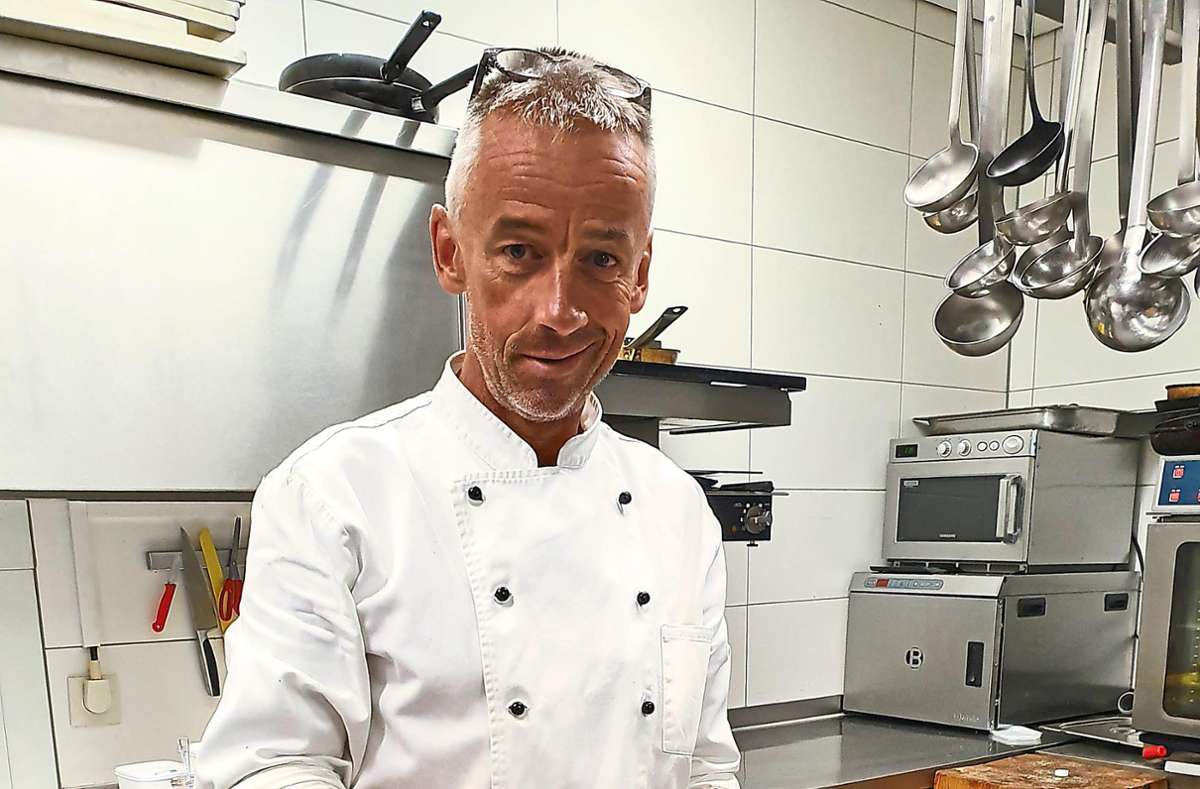 Thomas Peter wünscht sich für seine Küche im "Alt-Calw" einen Koch zur Aushilfe – findet aber keinen.