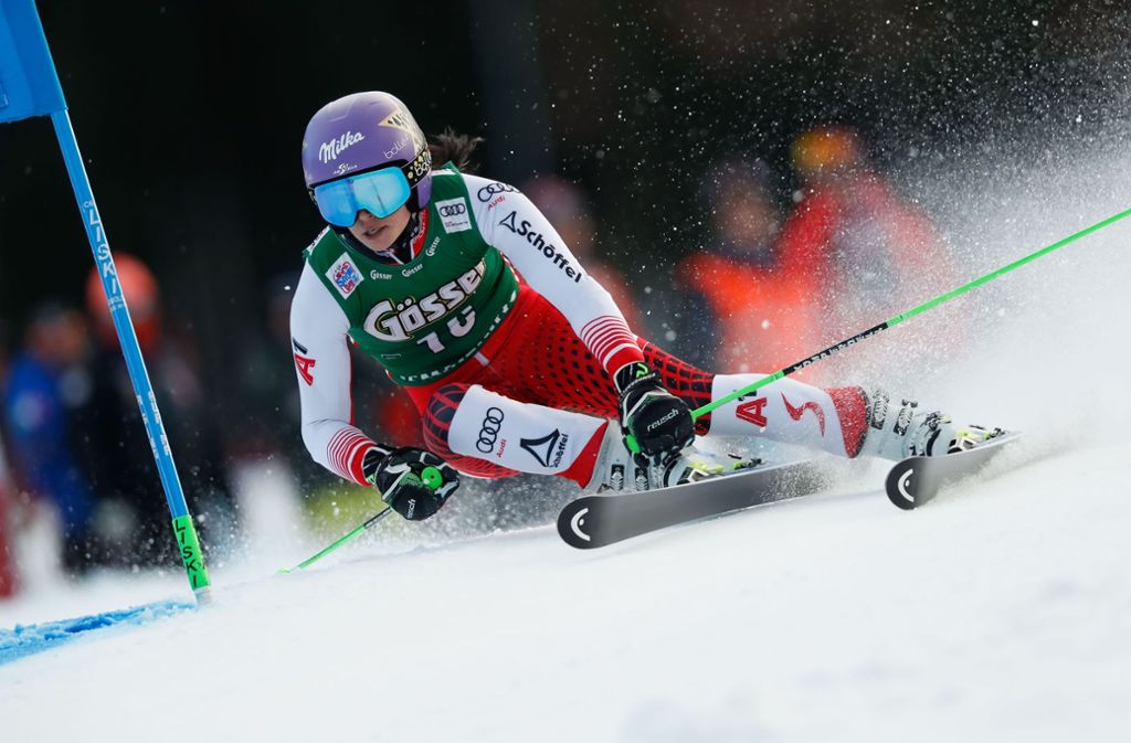 Olympiasiegerin Anna Veith (Österreich) hat sich zum zweiten Mal einen Kreuzbandriss zugezogen.