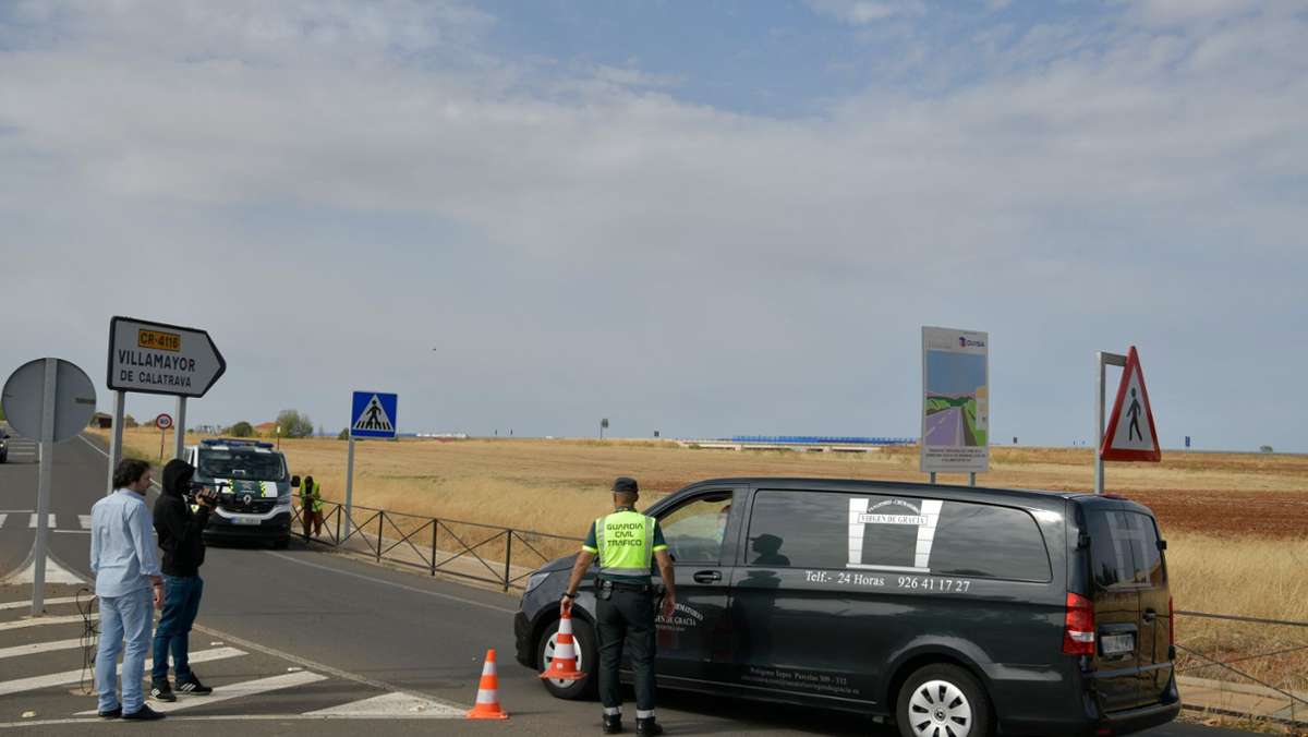 Bluttat in Spanien: Mann feuert auf Fahrzeuge - drei Tote