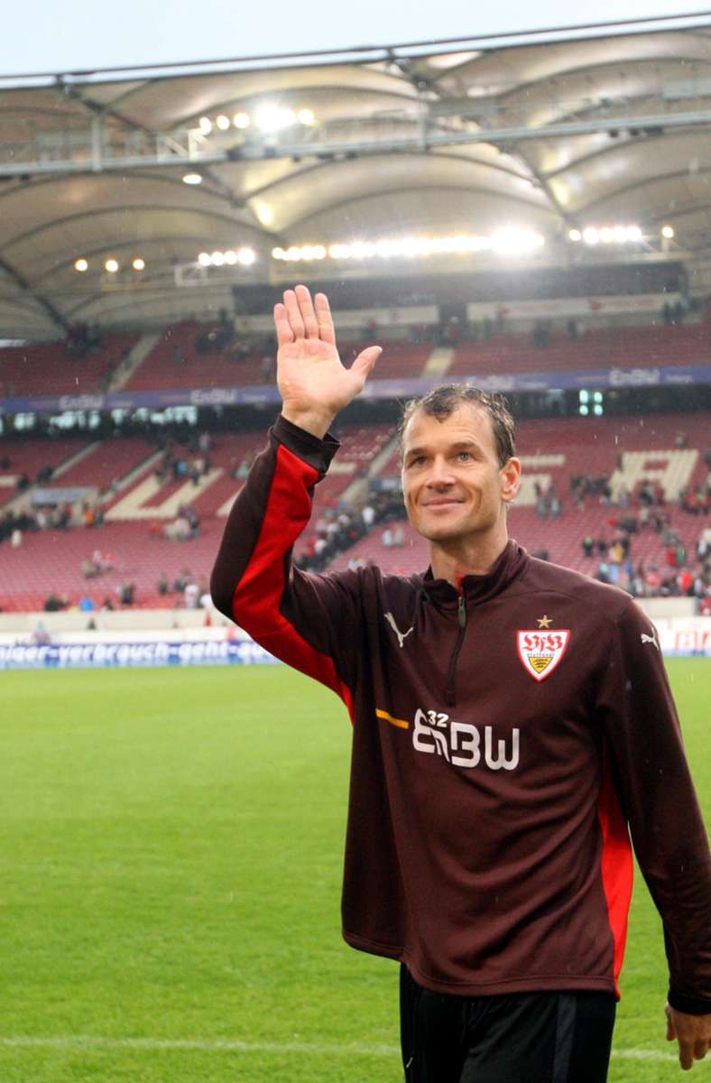 Doch Jens Lehmann verzeihen die Fans so Einiges. So ist der Abschied vom VfB Stuttgart im Mai 2010 ein versöhnlicher.