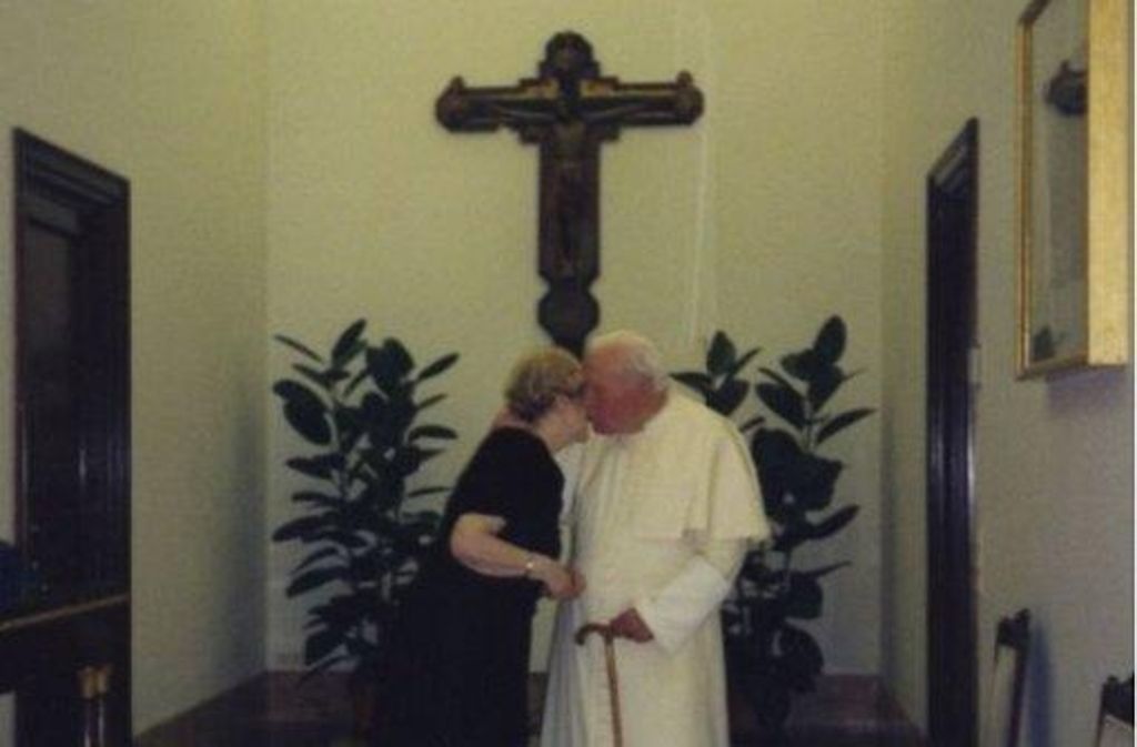 Johannes Paul II. und Anna-Teresa Tymieniecka Anfang 2005 im Vatikan.