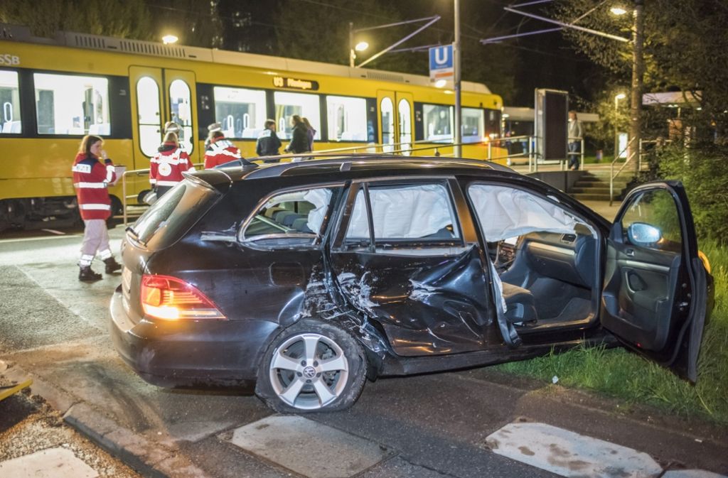 An der Stadtbahnhaltestelle Landhaus in Stuttgart-Möhringen kam es am Sonntag zu einem Unfall.
