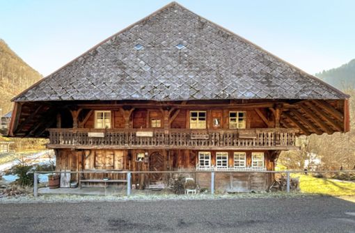 Einer der jahrhundertealten und denkmalgeschützten Einöd-Höfe in Geschwend. Würde ein Neubau im Unterdorf dem Ortscharakter schaden? Foto: /Jonas Mayer