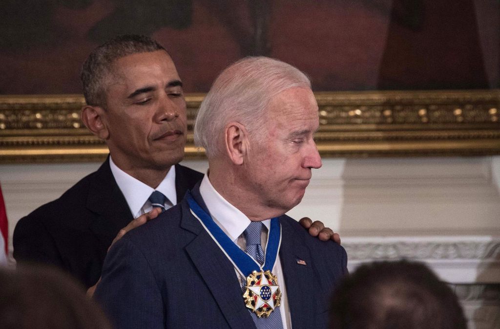 US-Präsident Barack Obama hat seinem Vizepräsident Joe Biden mit einer der höchsten zivilen Auszeichnungen der USA geehrt ...