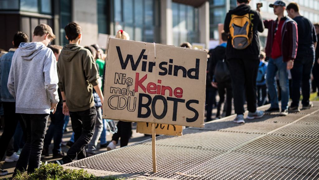 Upload-Filter-Demo in Stuttgart: 10 000 demonstrieren gegen neues Urheberrecht
