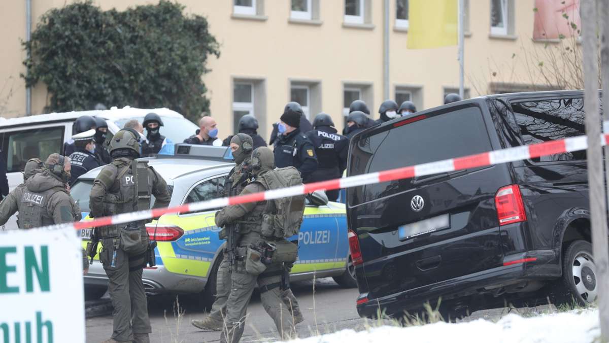 Amokverdacht  in Ulm: Schüler melden maskierten Mann mit Pistole – Polizei rückt an