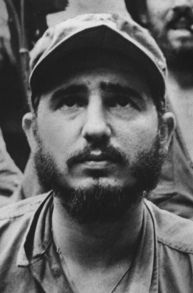 In der Silvesternacht flieht Diktator Batista, am Neujahrsmorgen 1959 verkündet Castro den Sieg der Revolution.