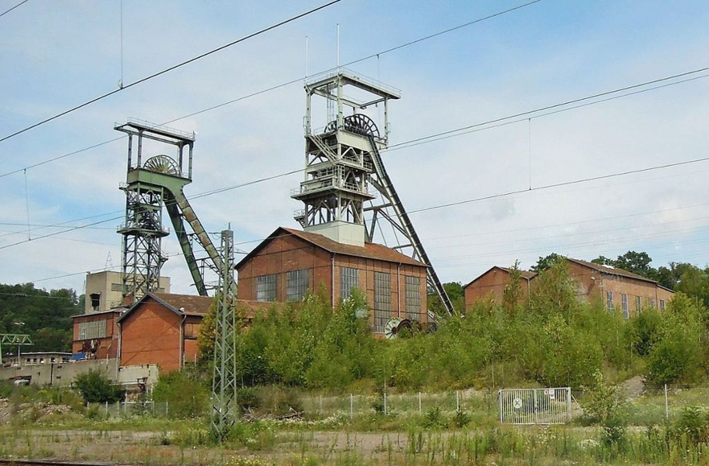 Deutschland im Februar 1962: Das Grubenunglück von Luisenthal ist das schwerste in der Geschichte der Bundesrepublik Deutschland. Bei einer Explosion im saarländischen Steinkohlebergwerk Luisenthal am 7. Februar 1962 kamen 299 Bergleute ums Leben.