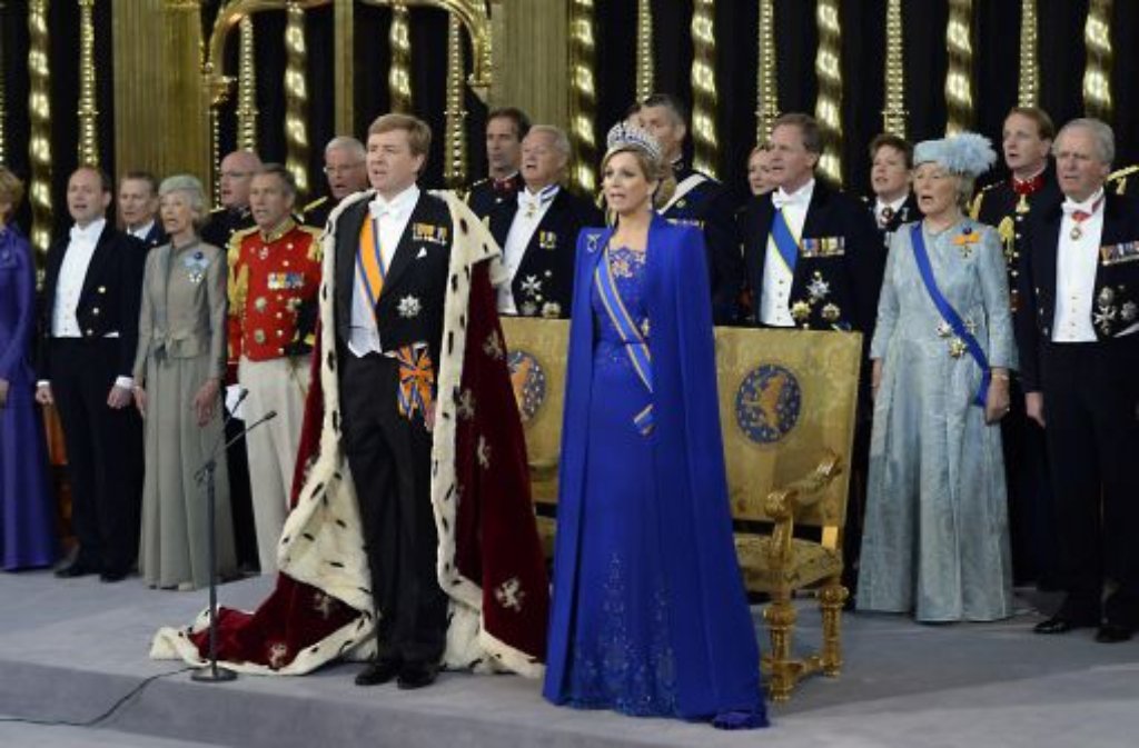 Der neue niederländische König Willem-Alexander und seine Frau Máxima. Der 46-Jährige leistete in der Nieuwe Kerk den Eid auf die niderländische Verfassung.
