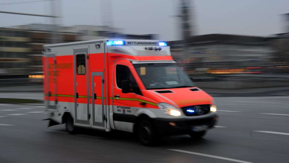 Stuttgart-Sillenbuch: Unfall mit Rettungswagen fordert mehrere Verletzte