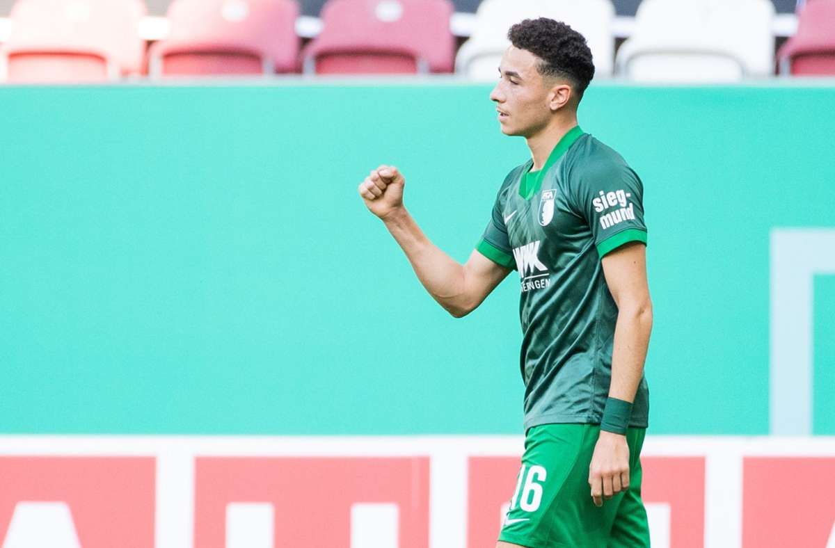 Drei Tore in den ersten drei Spielen: So startete Ruben Vargas (22) beim FC Augsburg vergangenes Jahr. Die Leistungen des Mittelfeldspielers hielten sich, so dass der Schweizer Nationalspieler zum Ende der Saison sechs Treffer auf dem Konto hatte. Das will er ausbauen.