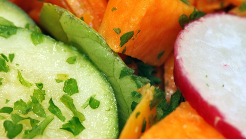 Verdacht auf Verunreinigung: Popp Feinkost ruft Salate zurück