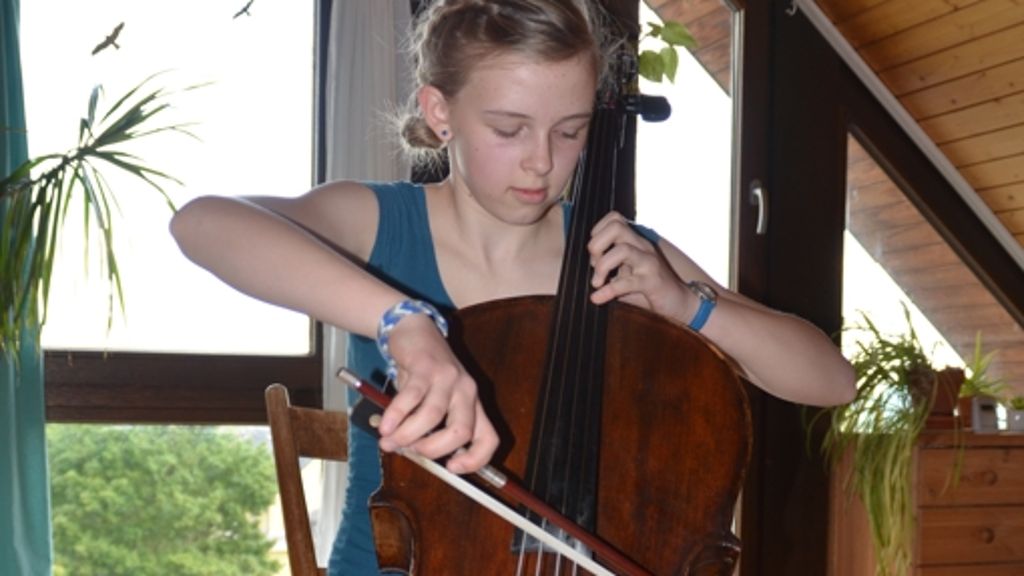  Die 15-Jährige Svenja Schmidt-Rüdt aus Harthausen hat im Bundesfinale von „Jugend musiziert“ im Fach Cello einen ersten Platz erreicht – mit Höchstpunktzahl. 