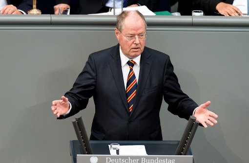 Der Bundestagsabgeordnete und frühere Kanzlerkandidat Peer Steinbrück (SPD) spricht am 29. September 2016 zum letzten Mal im Bundestag in Berlin. Foto: dpa