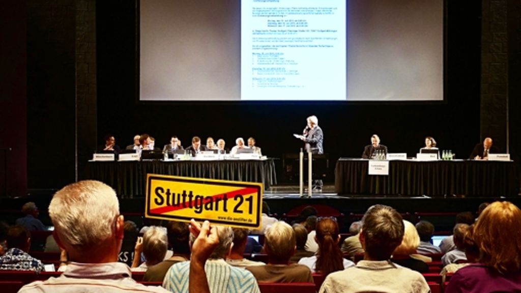 Erörterungsprozess zu Stuttgart 21: Sitzungsleiter stolpert über S-21-Bekenntnis