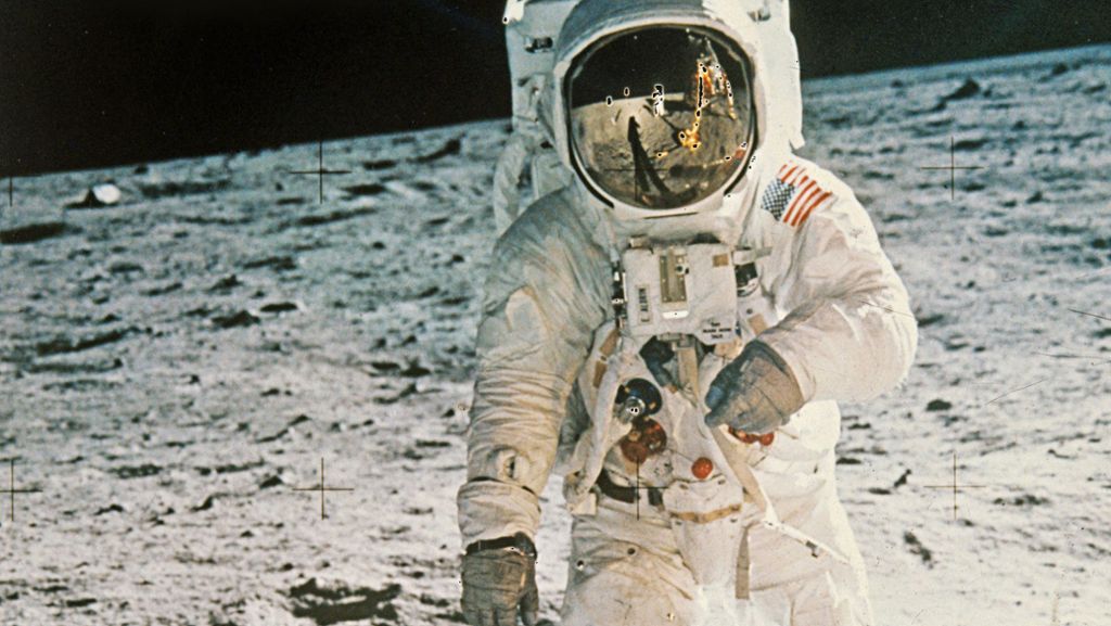  Die Erinnerung an die ersten Schritte eines Astronauten auf dem Mond beflügeln de Fantasie. Staaten und Privatfirmen rüsten sich für eine neue Mission. Dahinter steckt aber ein ganz anders Projekt, analysiert Klaus Zintz. 
