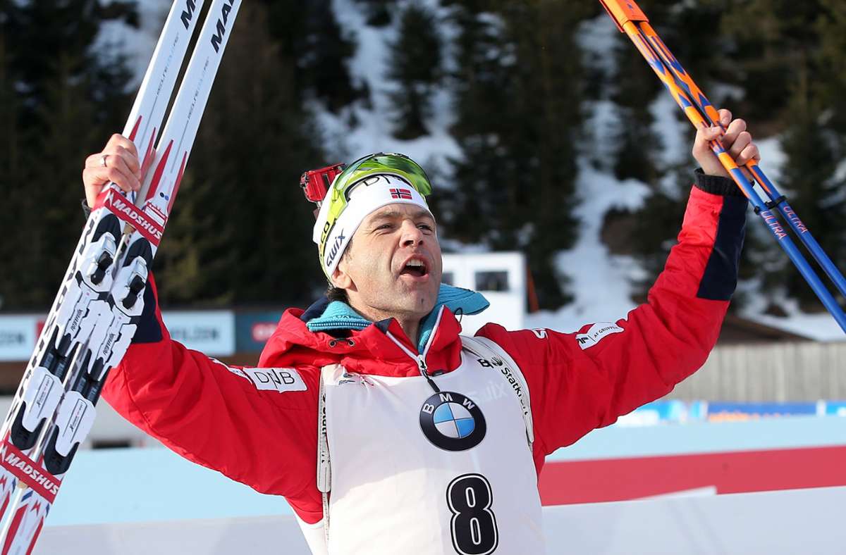 Bei den Männern ist Ole Einar Björndalen unerreicht: Der legendäre Norweger sammelte in den 20 Jahren von 1997 bis 2017 insgesamt 45 Medaillen bei einer Weltmeisterschaft – 20 davon in Gold, 14 in Silber und elf in Bronze.