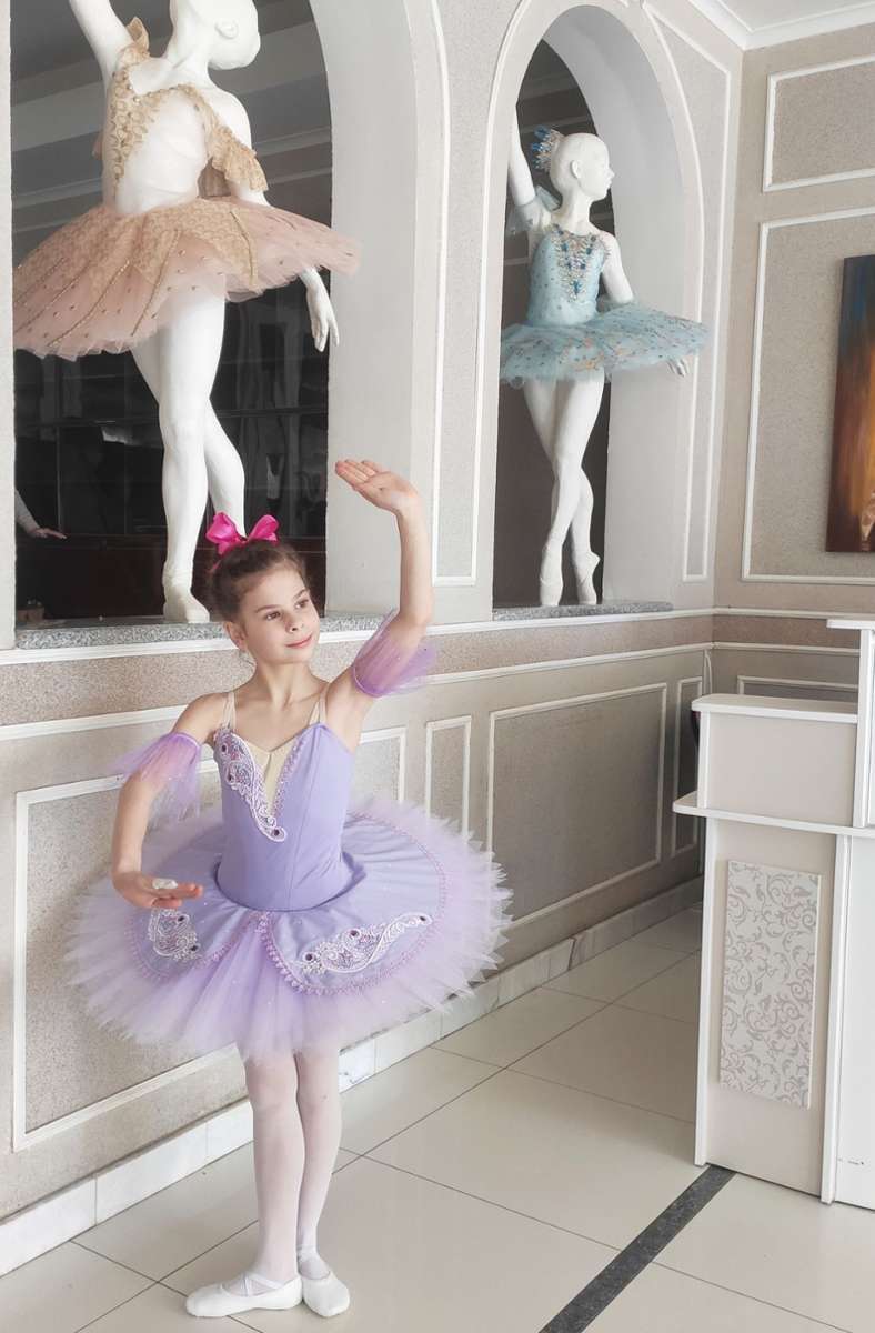 Alisa in der staatlichen Ballettschule in Charkiw