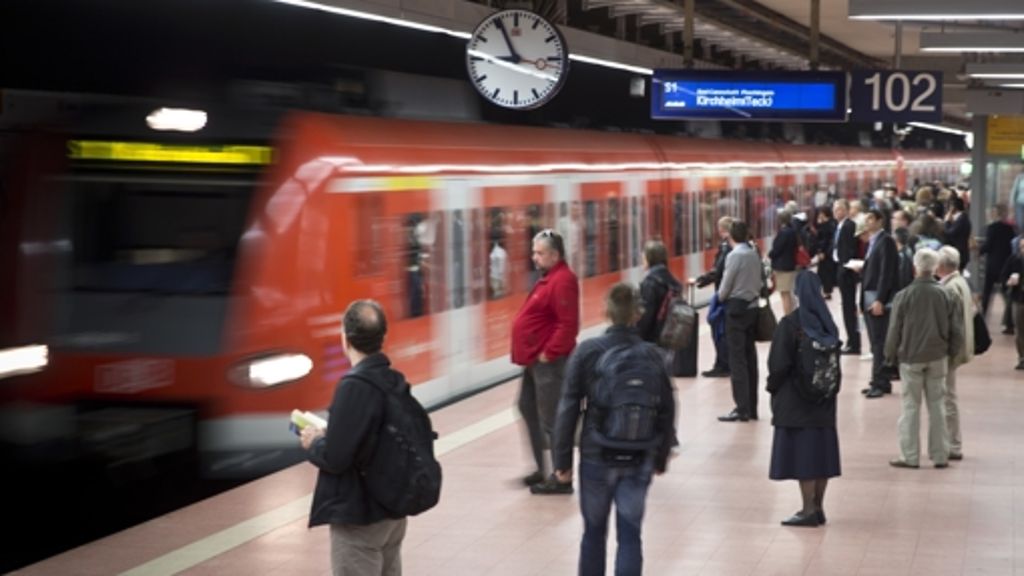 Polizeieinsatz in Stuttgart: Die S-Bahnen  stehen still