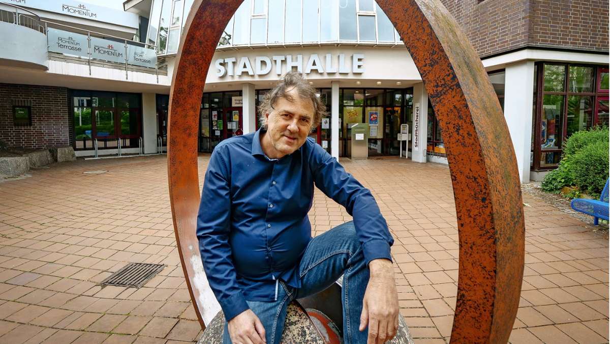 Kabarettist spielt neues Programm: Heimspiel: Stefan Waghubinger tritt in Korntal auf