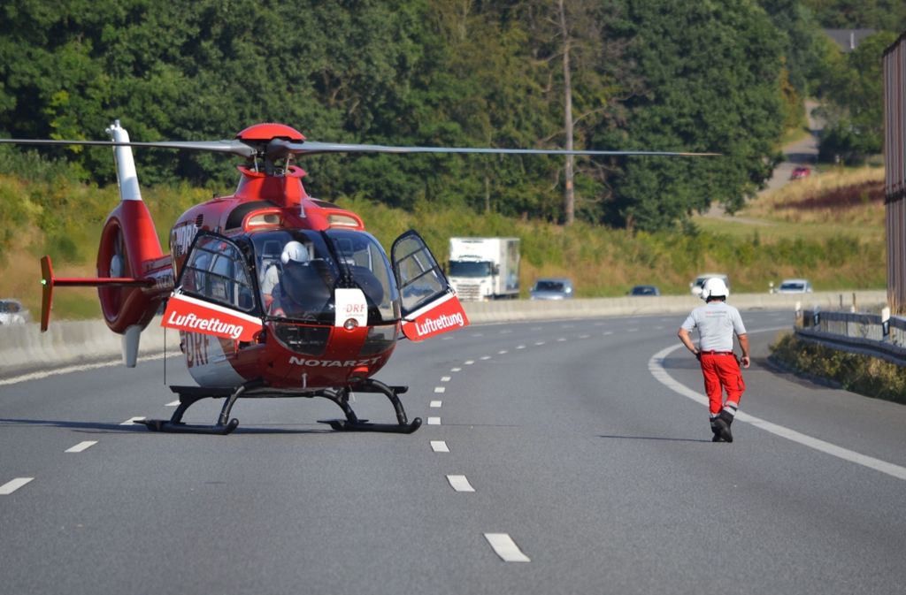 Wegen der Landung eines Rettungshubschraubers wurde die A8 zwischenzeitlich gesperrt.