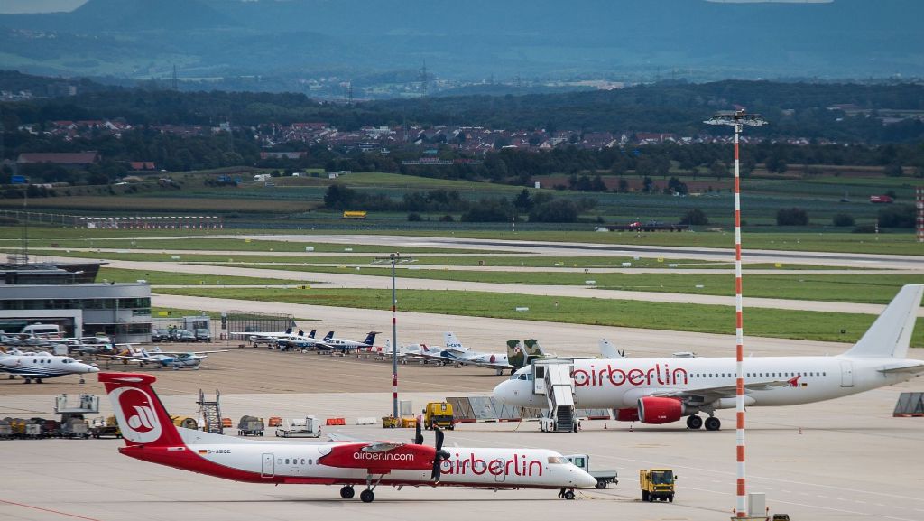 Letzte Air-Berlin-Maschine: Nasser Empfang am Stuttgarter Flughafen