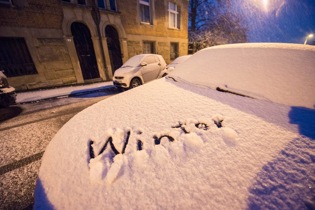 In Stuttgart Und Der Region Fallt Der Erste Schnee Grosseres Chaos