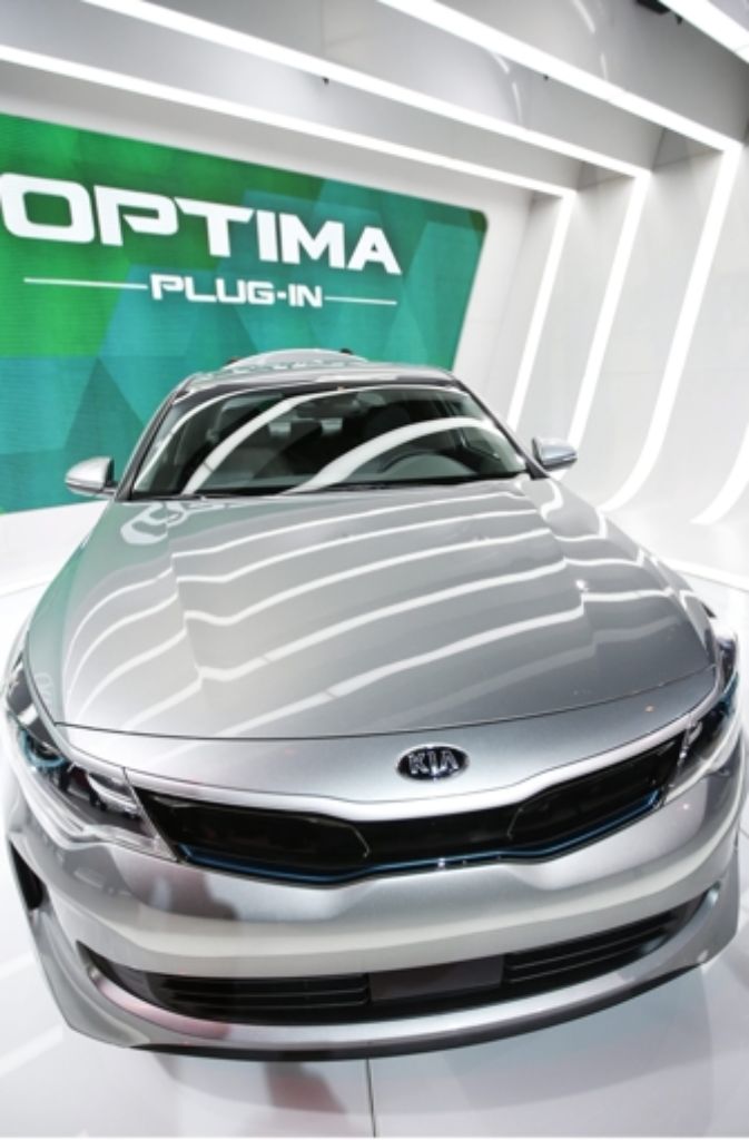 Außerdem stellen die Südkoreaner die neue Generation des Mittelklassemodells Kia Optima Hybrid vor.