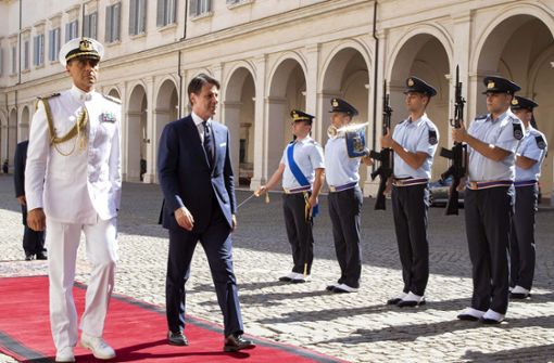 Giuseppe Conte auf dem Weg zu Präsident Sergio Matarella, um ihm die neue Kabinettsliste vorzulegen. Foto: AFP