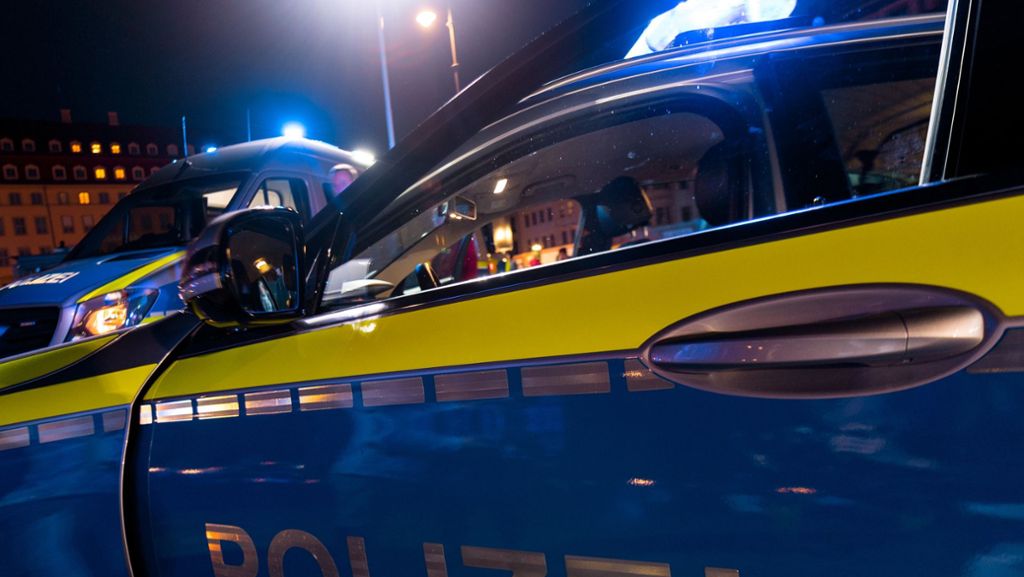 Ulm: Zwei Männer bedrängen 21-Jährige mit Kinderwagen massiv