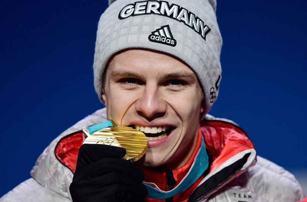 Bei den Olympischen Winterspielen 2018 im südkoreanischen Pyeongchang krönt Wellinger seine Leistungen mit der Goldmedaille auf der Normalschanze.