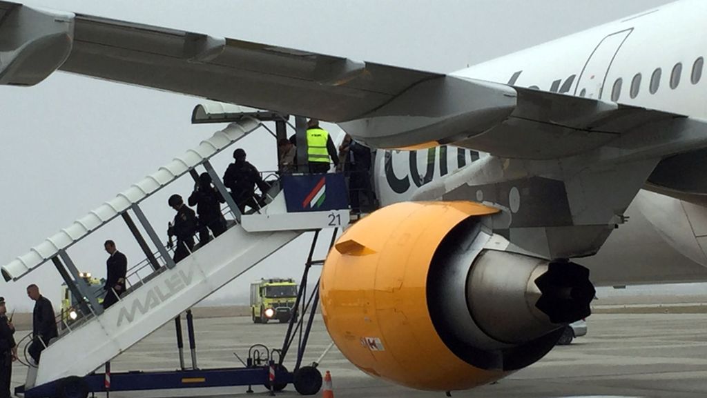 Passagier erleidet Schlaganfall: Fluggäste protestieren wegen Zwischenlandung