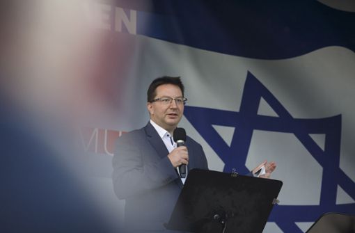 Immer im Einsatz gegen Antisemitismus: Michael Blume im Mai in Stuttgart bei der Kundgebung für jüdisches Leben Foto: Lichtgut/Julian Rettig